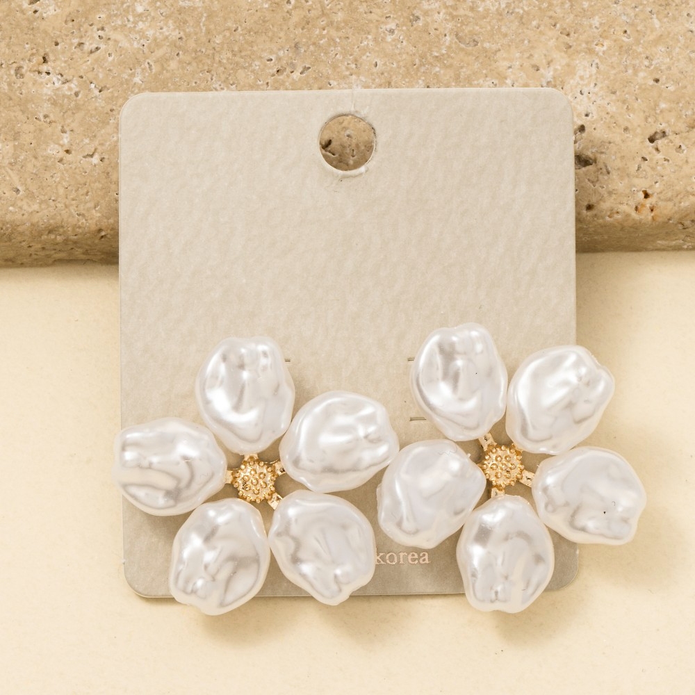 Chunky Pearl Flower Stud Earrings