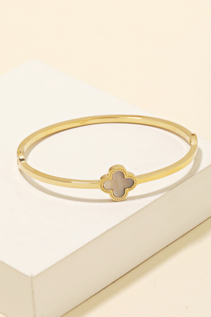 Pearly Clover Clasp Bracelet