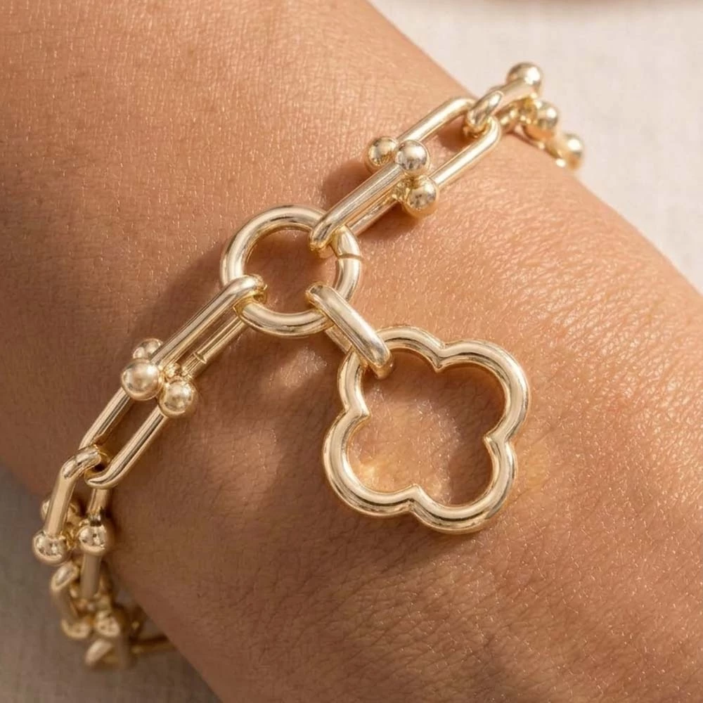 Hardware Link Chain Bracelet With Clover Charm