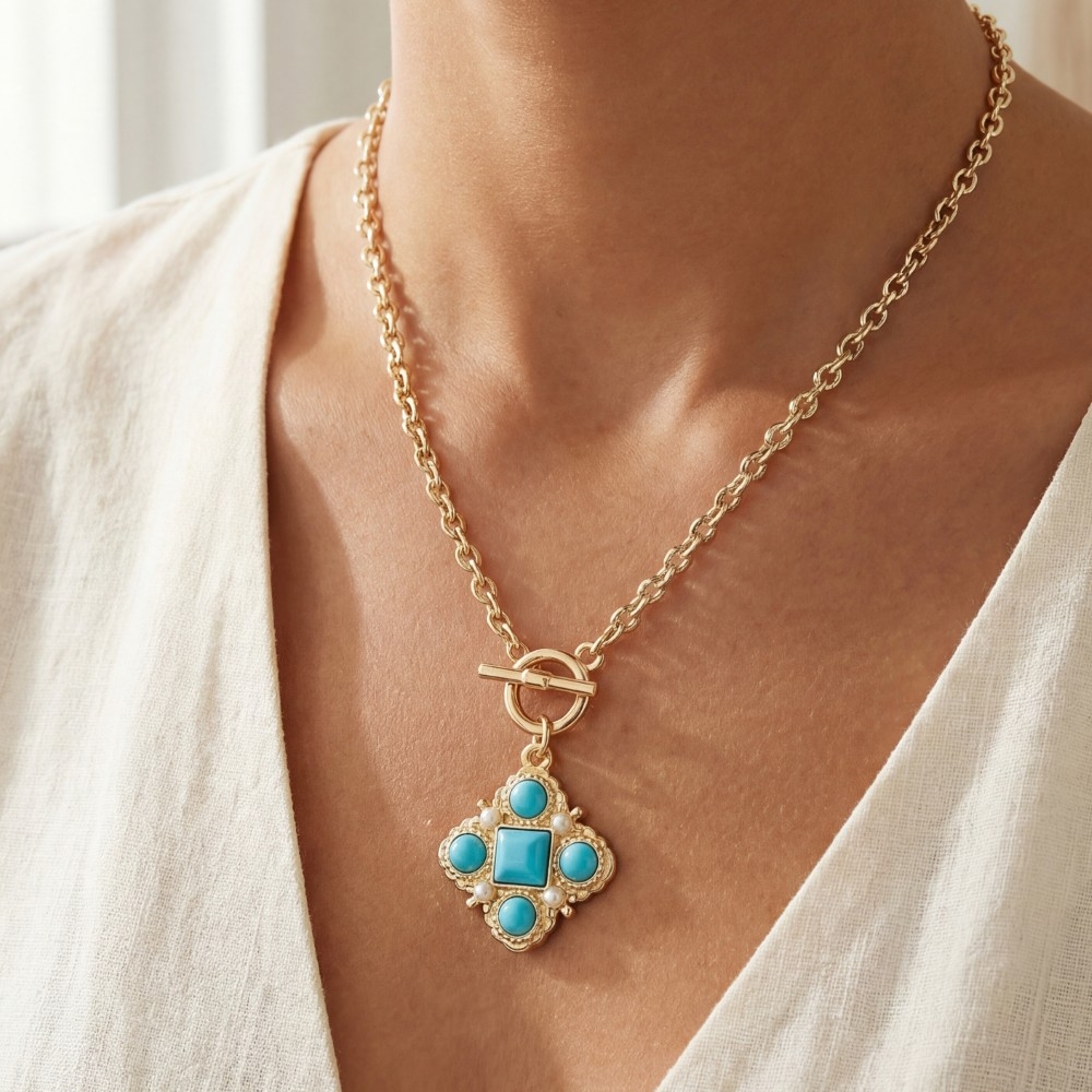 Studded Clover Pendant Toggle Chain Necklace