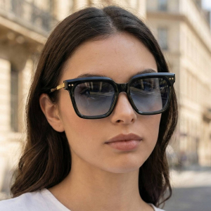 Wide Square Frame With Gold Temple Bar Sunglasses Set