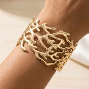Puka Shell And Pearl Beaded Bracelet