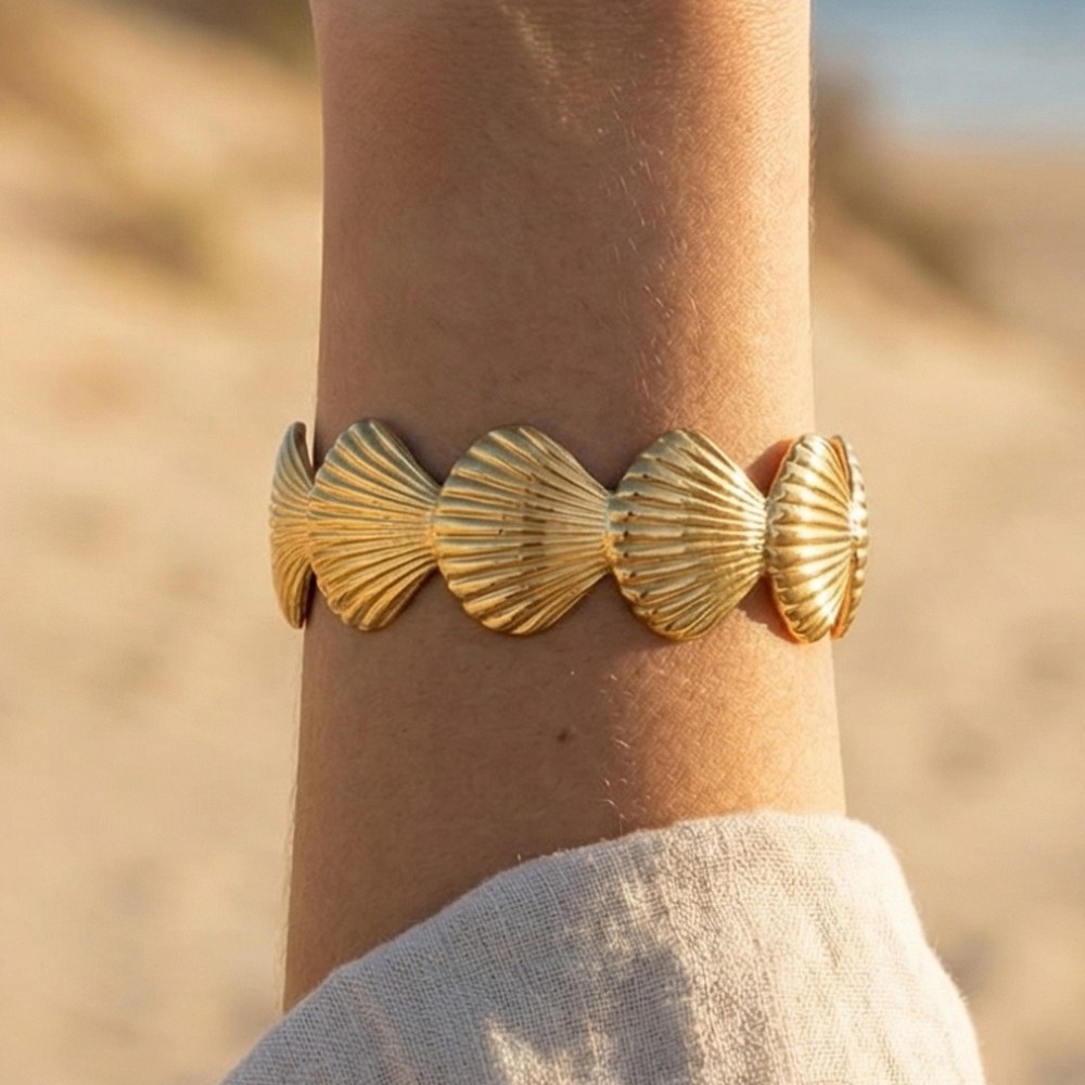 Ridged Clam Sea Shell Cuff Bracelet