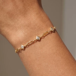 Kite Station Bar Link Bracelet With Cz