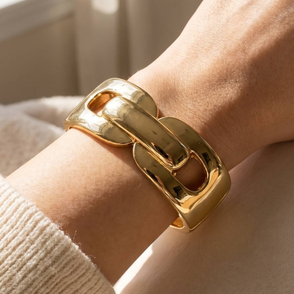 Wide Chain-Link Cutout Hinged Bangle Bracelet