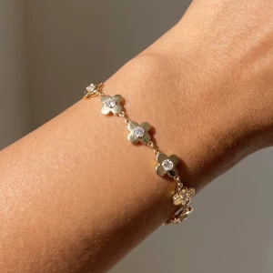 Clover Station Link Bracelet With Cz Stones
