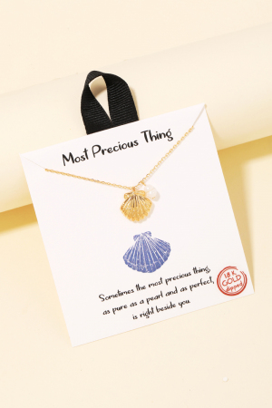Seashell Clam Pendant Necklace