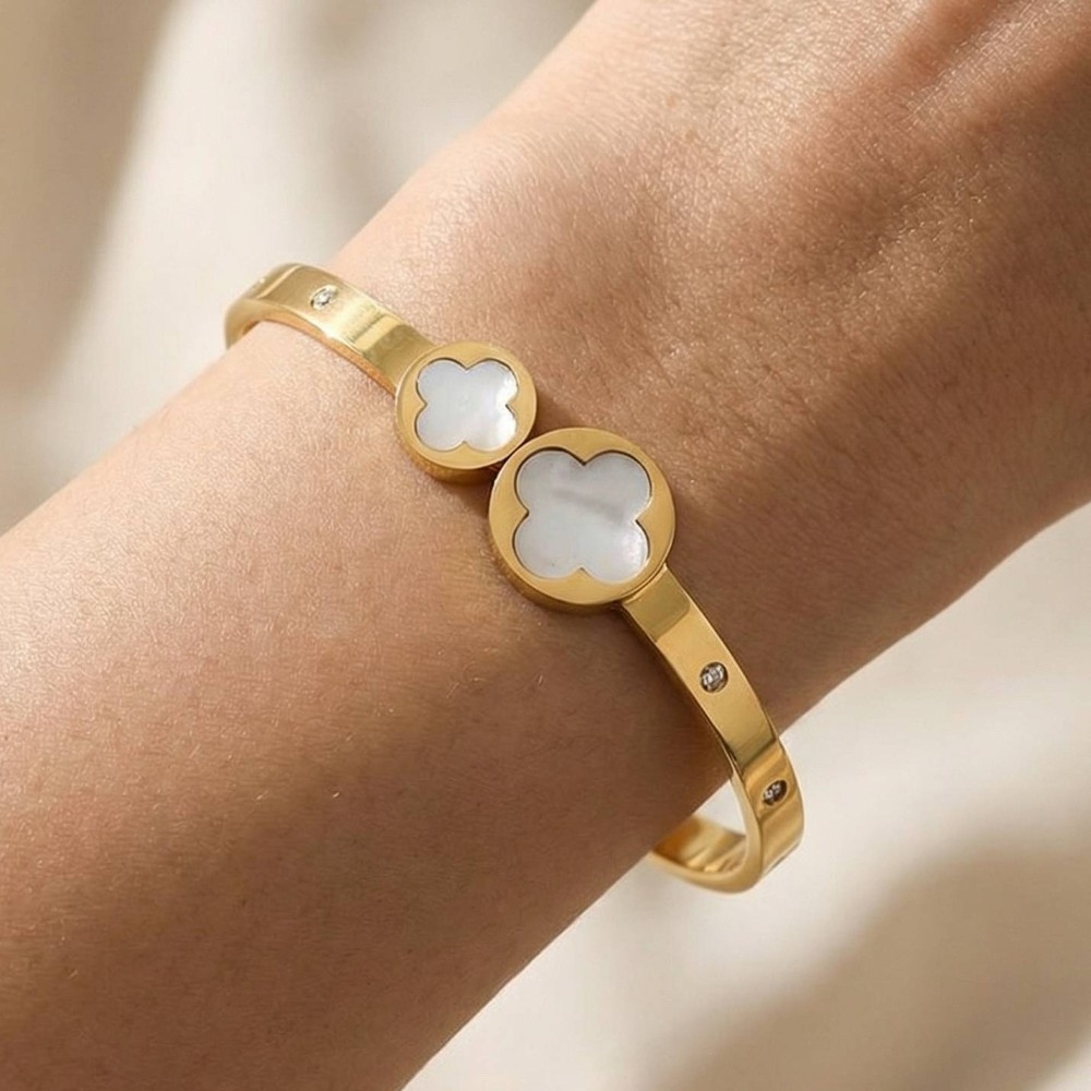 Stainless Steel Mother Of Pearl Clover Ends Hinge Bangle Bracelet