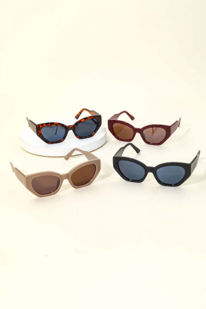 Tortoise Frame Oval Lens Sunglasses