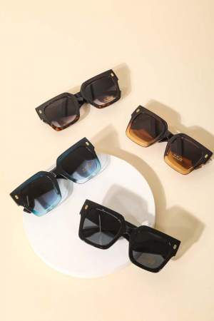 Bulky Tortoise Square Frame Sunglasses