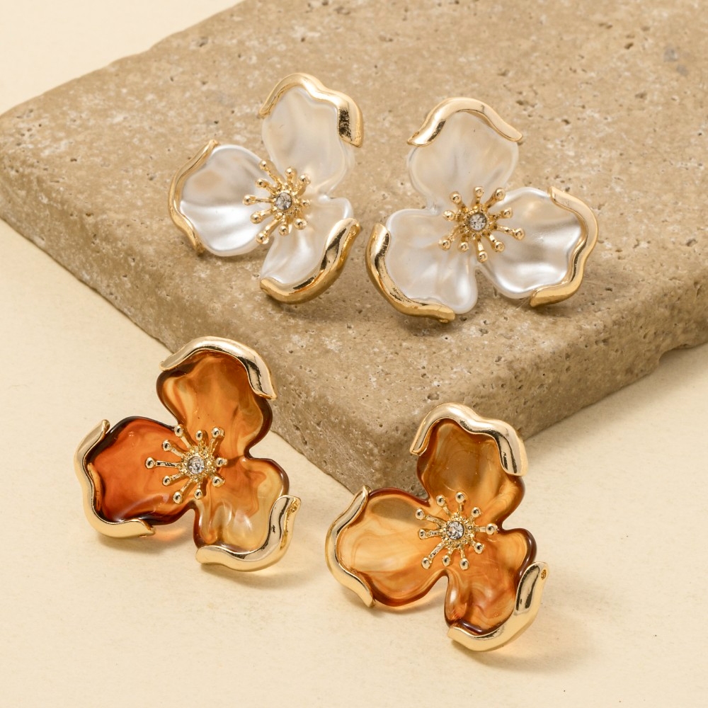 Metal Trim Flower Stud Earrings