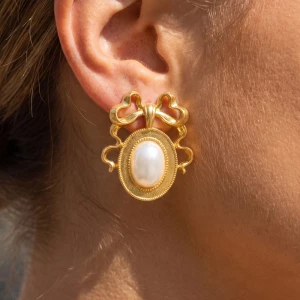 Bow Top Oval Pearl Frame Stud Earrings