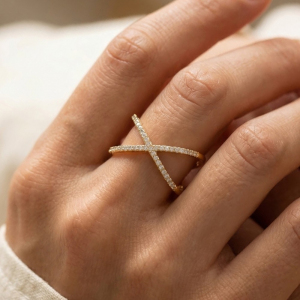 Delicate Rhinestone X Ring