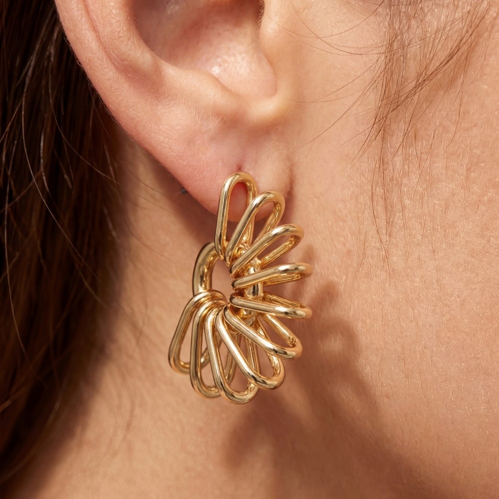 Metallic Wire Flower Hoop Earrings