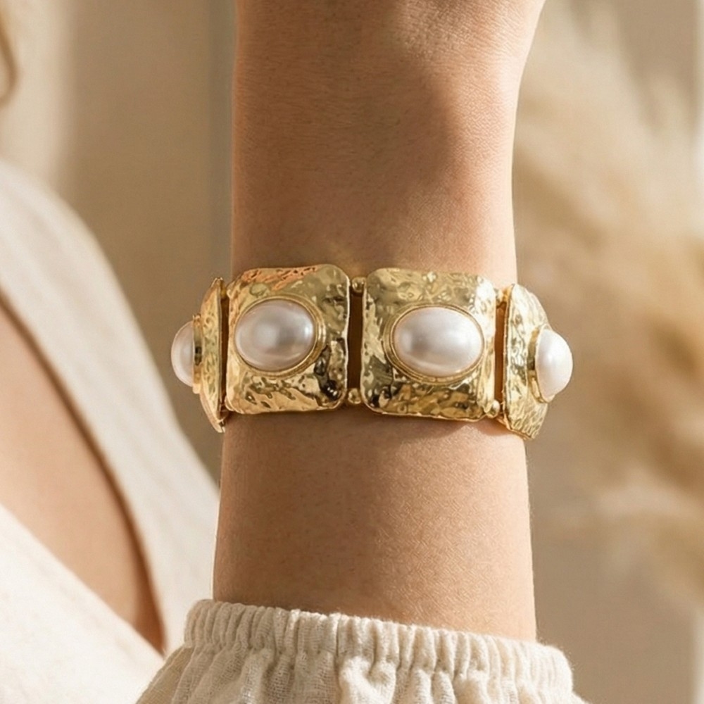 Hammered Square & Pearl Stretch Bracelet