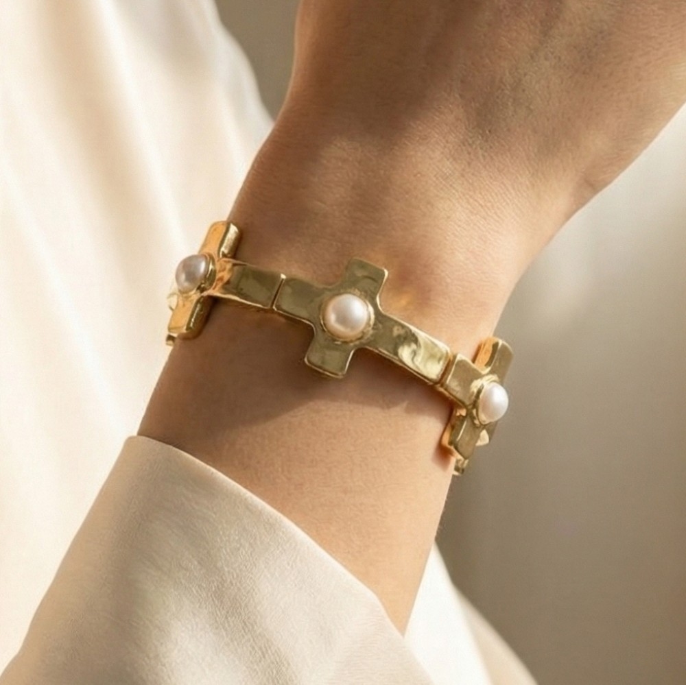 Cross & Pearl Stretch Bracelet