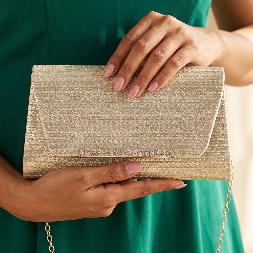 Wavy Textured Weave Clutch With Crystal Bar