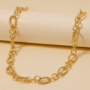 Twisted Oval Classic Chain Necklace