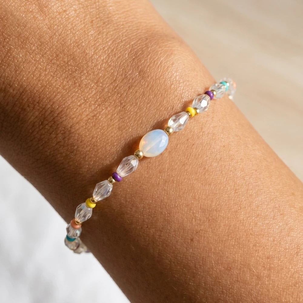 Oval And Seed Beaded Dainty Bracelet