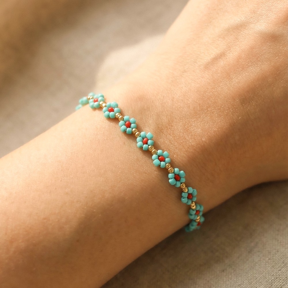 Dainty Seed Beaded Flower Stretch Bracelet
