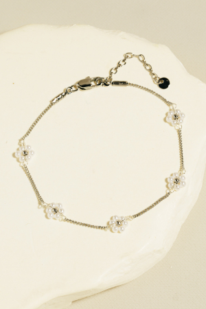 Dainty Chain Flower Bead Bracelet