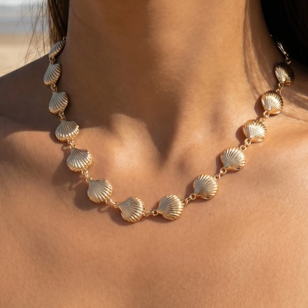 Metallic Clam Shell Chain Link Necklace