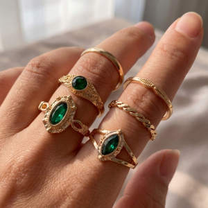 6-Piece Emerald Stone Stackable Ring Set