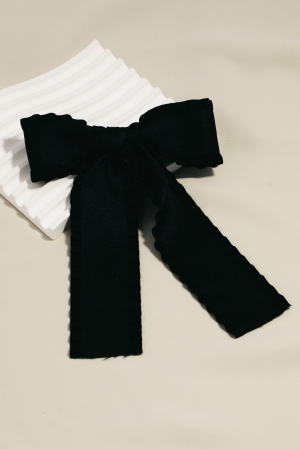 Wave Trim Bow Hair Clip