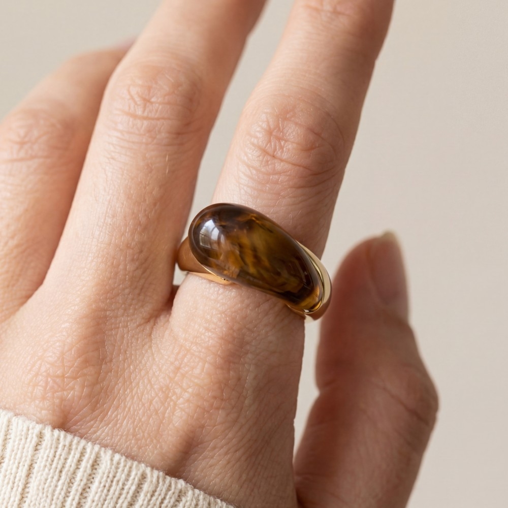 Acrylic Tear Accent Metallic Band Ring