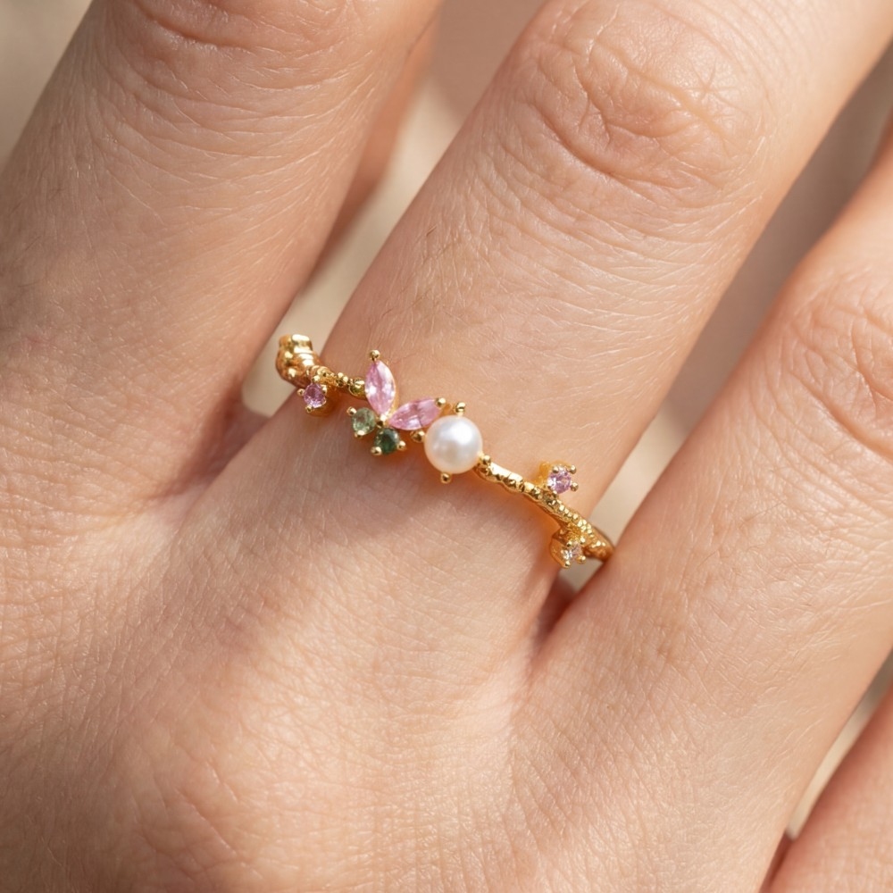 Delicate Pearl Rhinestone Fashion Ring