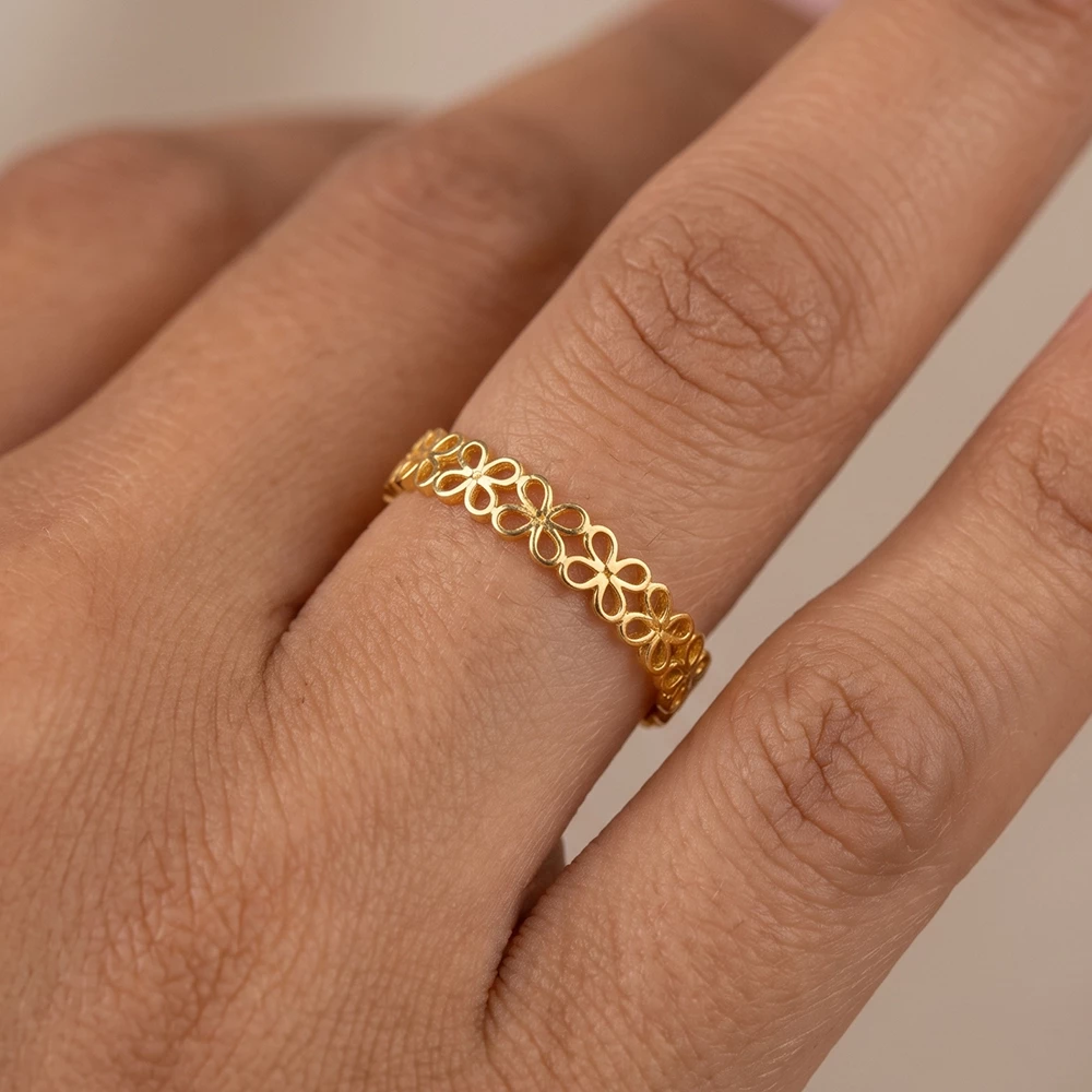 Open Cutout Clover Flower Band Ring