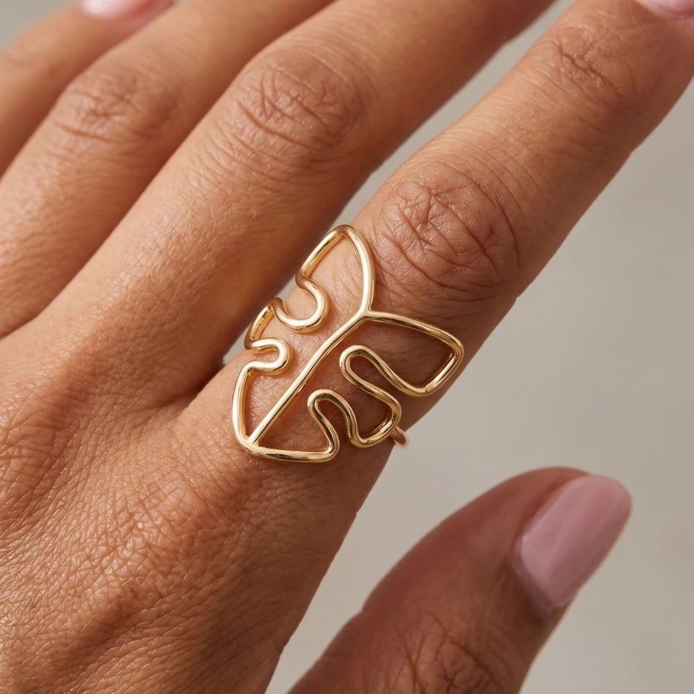 Wire Monstera Leaf Dainty Band Ring