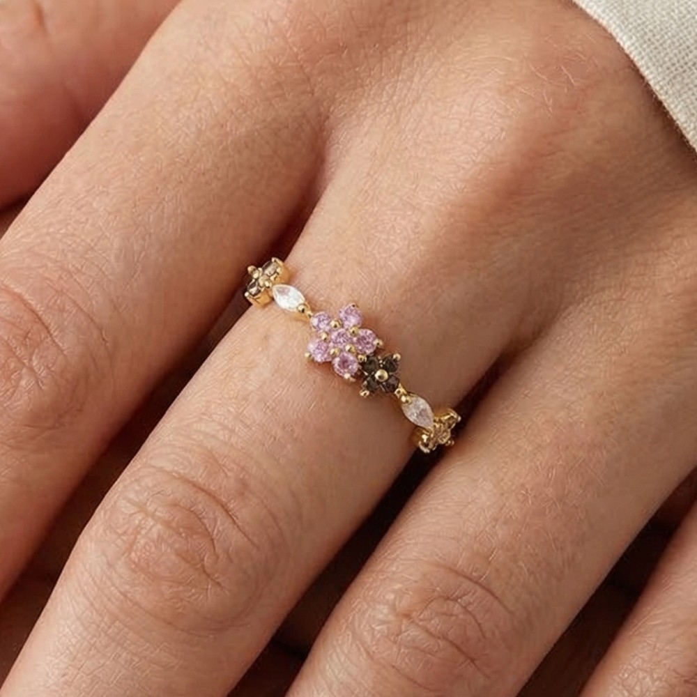 Cz Oval And Flowers Dainty Band Ring
