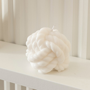 Rope Knot Wax Candle