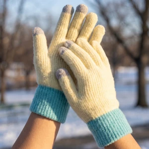 Colorblock Cuff Touchscreen Knit Gloves