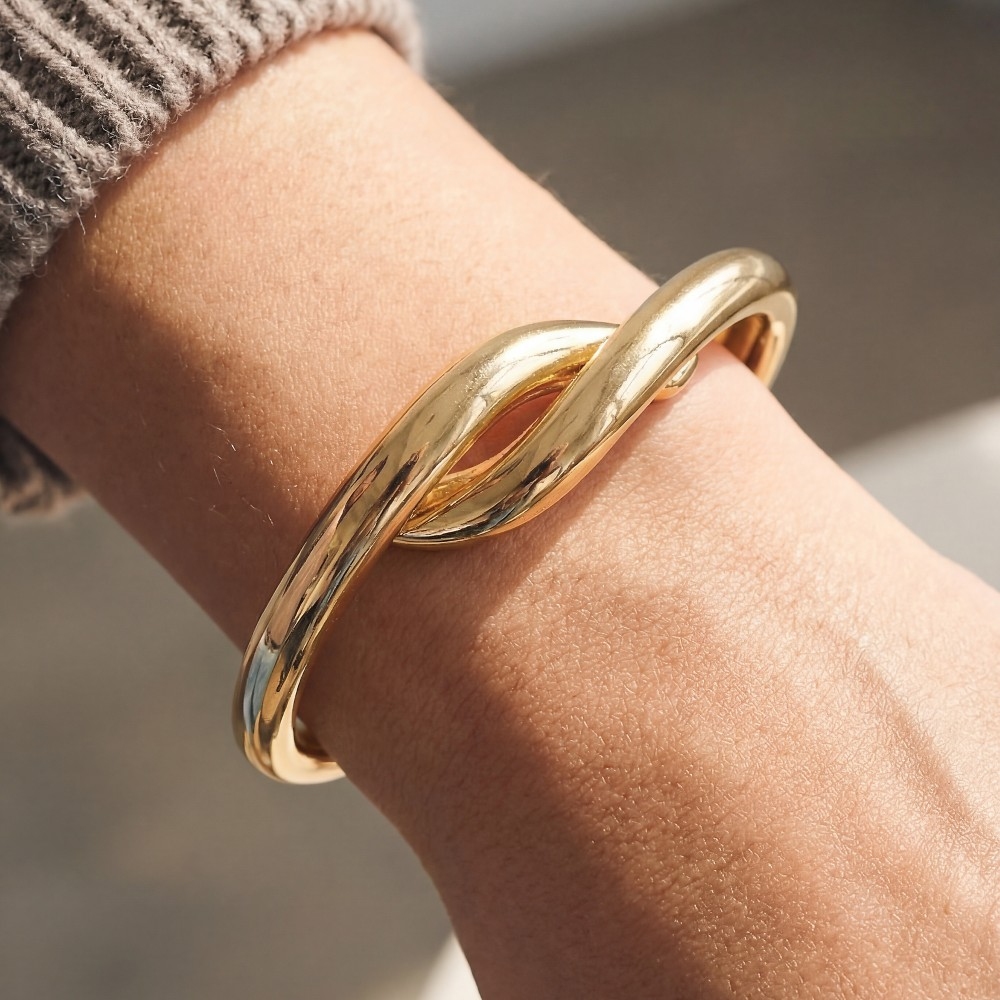 Metallic Twist Clasp Bangle Bracelet