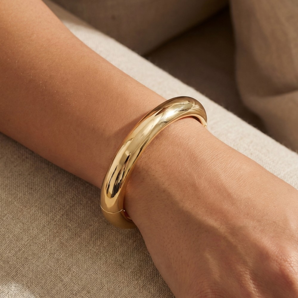 Polished Metallic Hinged Bangle Bracelet