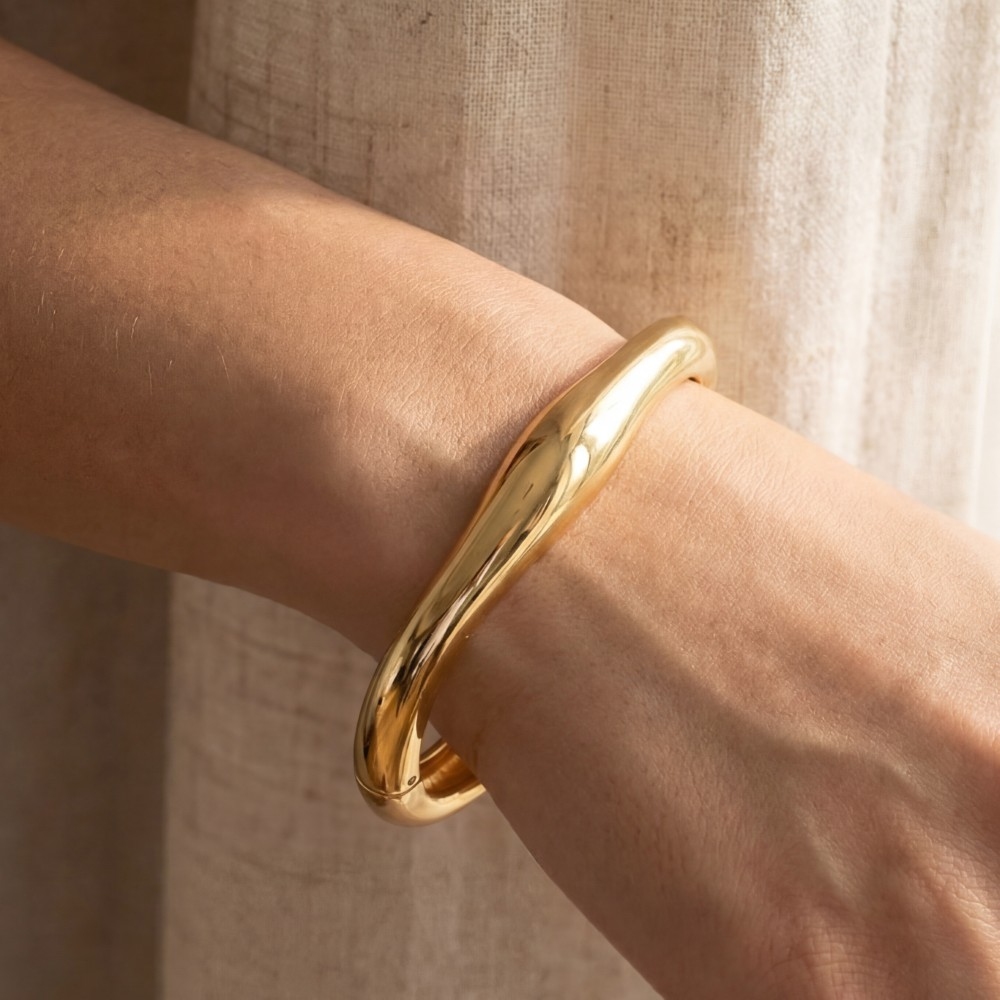 Metallic Sculpted Hinged Bangle Bracelet