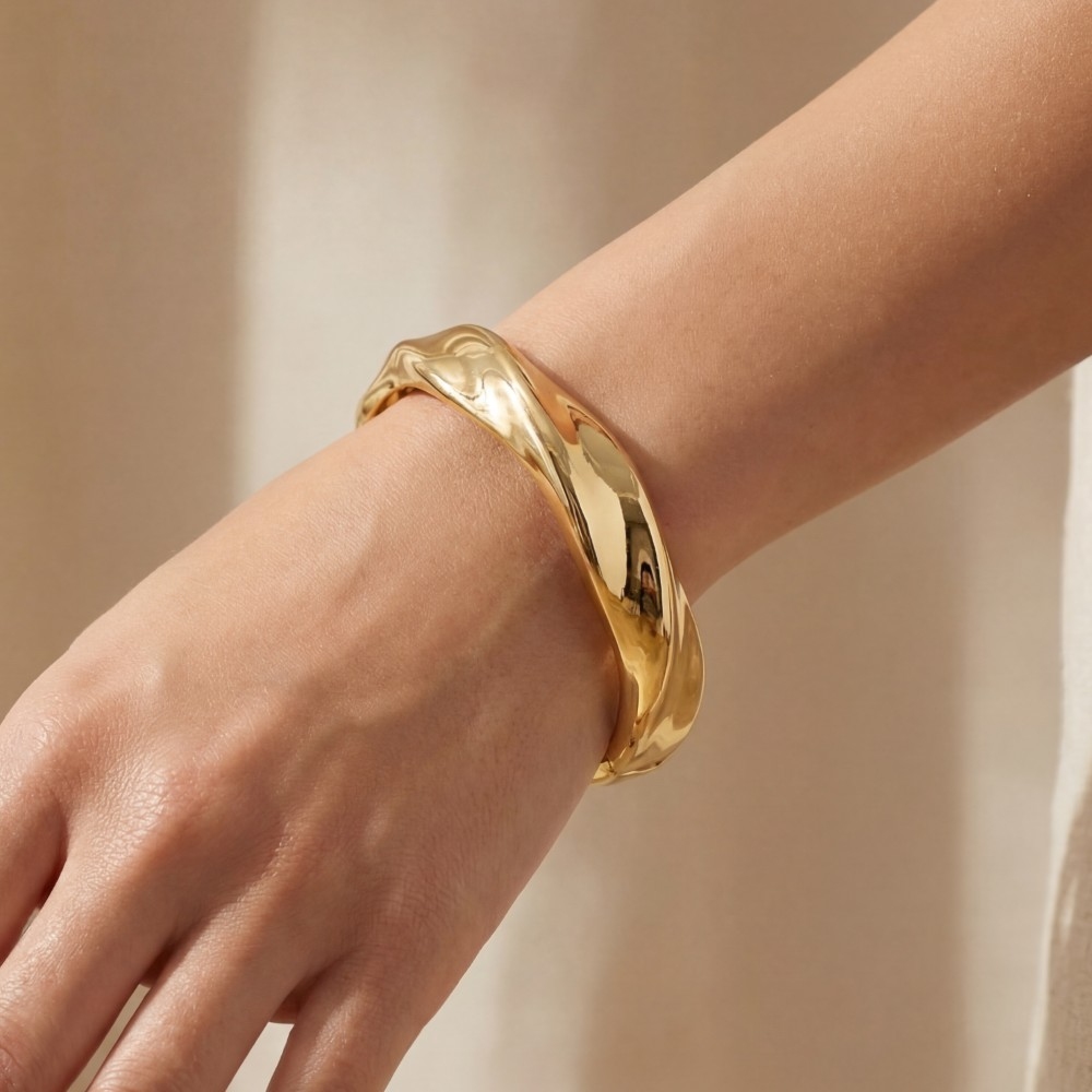 Metallic Twist Detail Bangle Bracelet