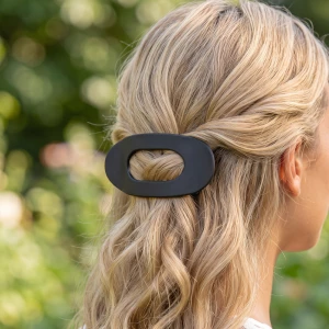 Matte Flat Oval Cutout Claw Clip