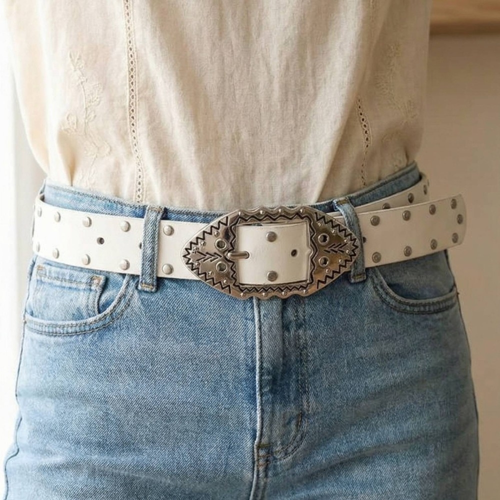 Intricate Metallic Western Oval Buckle Belt