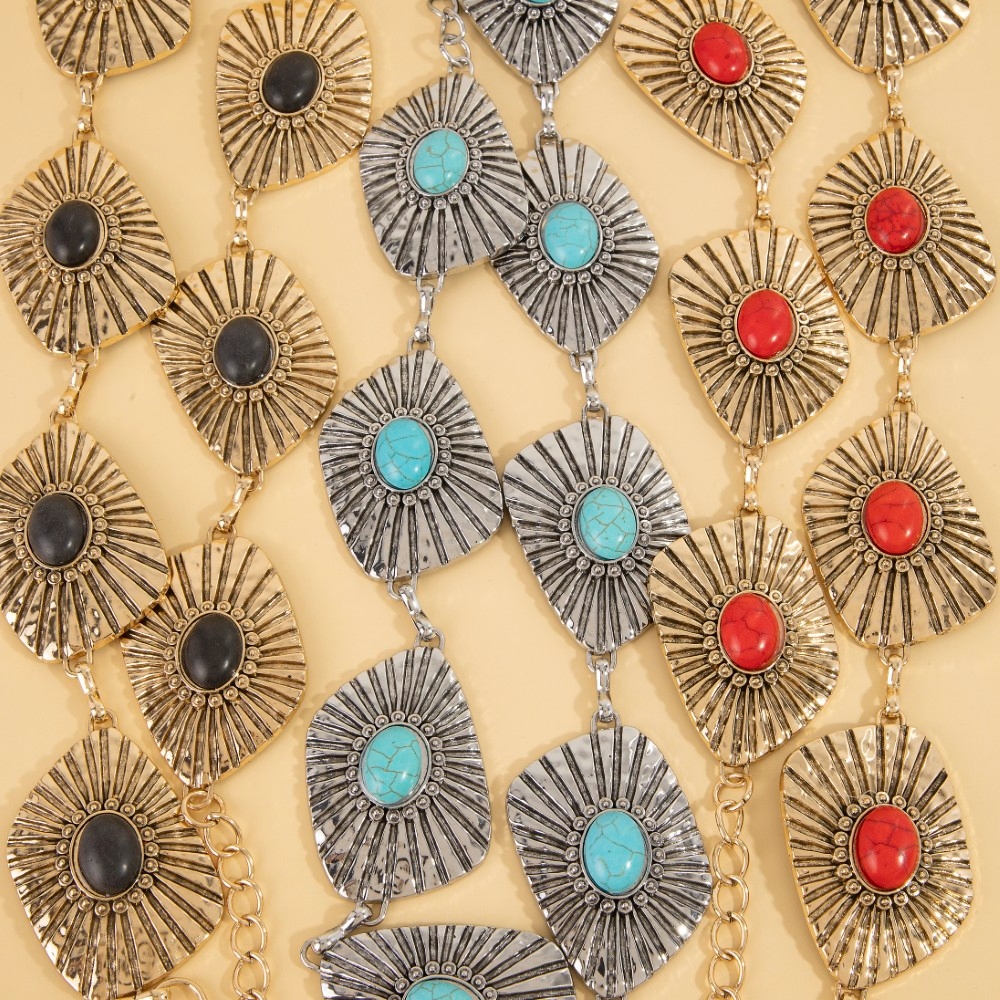 Stone Detail Concho Chain Link Belt