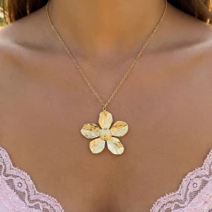 Textured Flower Pendant Snake Chain Necklace