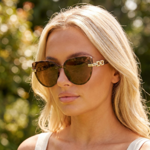Polarized Cat Eye With Ornate Cutout Temple Sunglasses