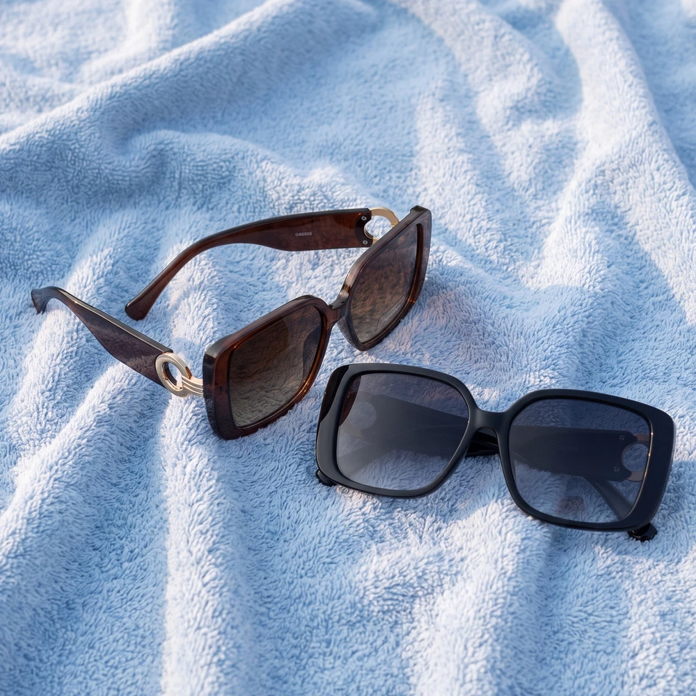 Oversized Square Sunglasses With Ring Hinge