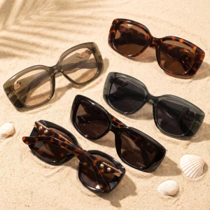 Rounded Square Wrap Sunglasses With Bold Temples