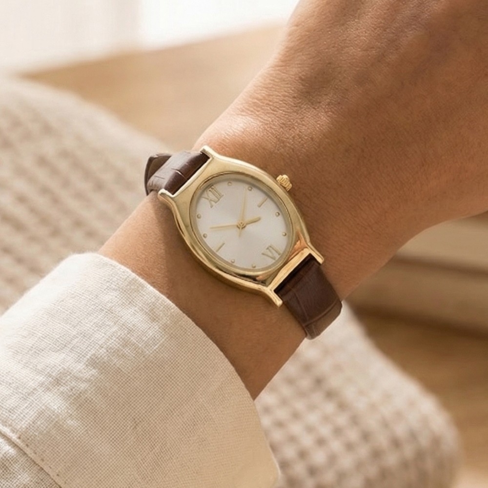 Vintage Thin Leather Strap Oval Watch
