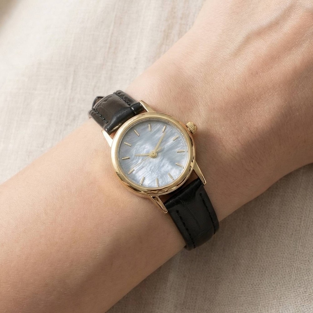 Croc Embossed Leather Strap Round Watch