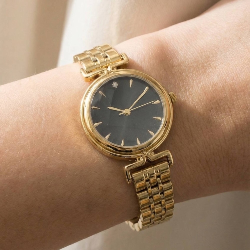 Wide 5-Link Polished Metallic Band Round Watch
