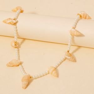 Conch Station Pearl Beaded Necklace